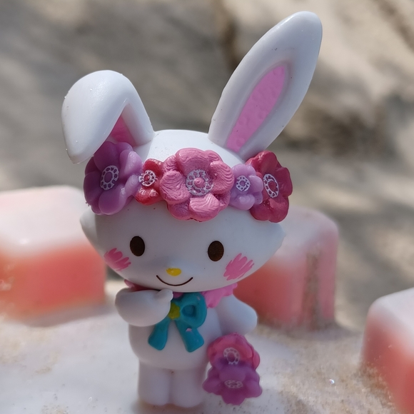 COPY - Floral Hello Kitty and her Bunny 🐰 Friend figures - Picture 10 of 12